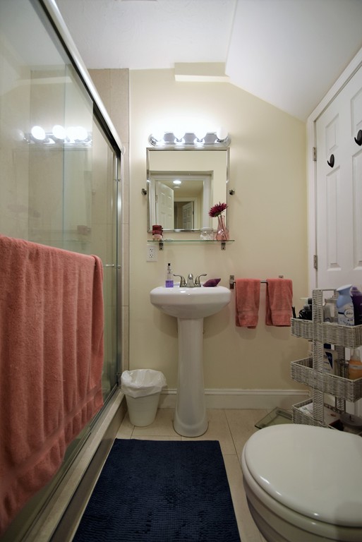 191 Winthrop Rd, Washington Square