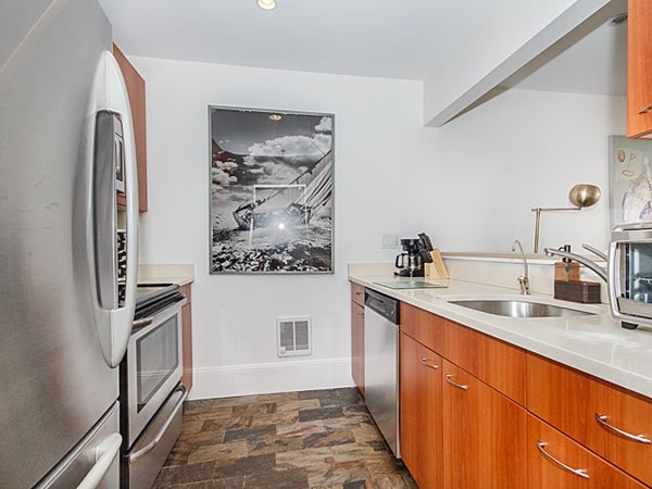 492 Massachusetts Ave, South End