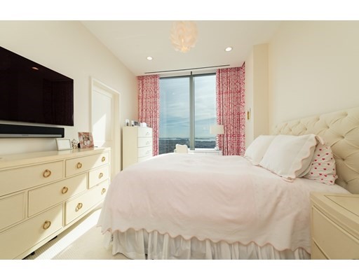 1 Dalton St, Back Bay