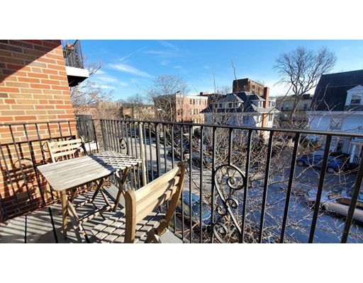 39 Englewood Ave, Brighton