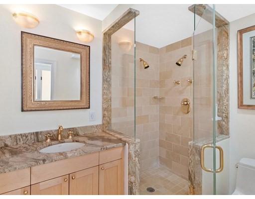 8 Gloucester St, Back Bay