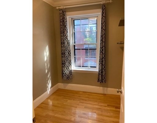 53 Garden St, Beacon Hill