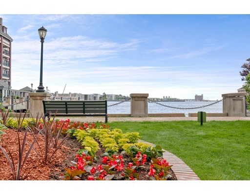 357 Commercial St, Waterfront