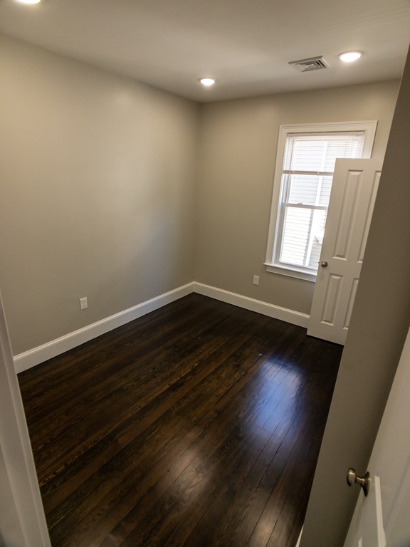 27 Tower St, Jamaica Plain