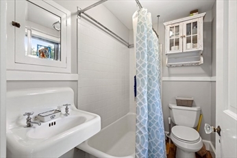 956 Blue Hill Ave, Milton