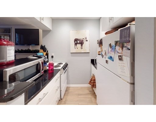 64 West Cedar St, Beacon Hill