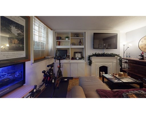 64 West Cedar St, Beacon Hill