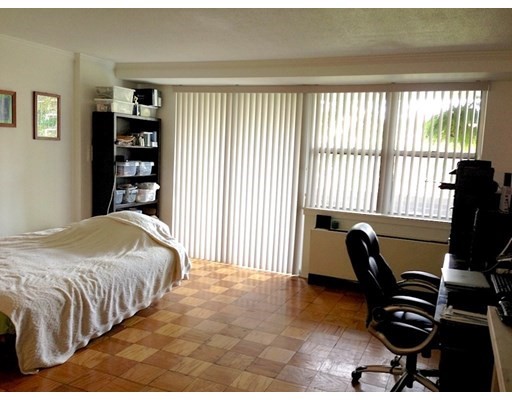 9 Hawthorne Pl, West End