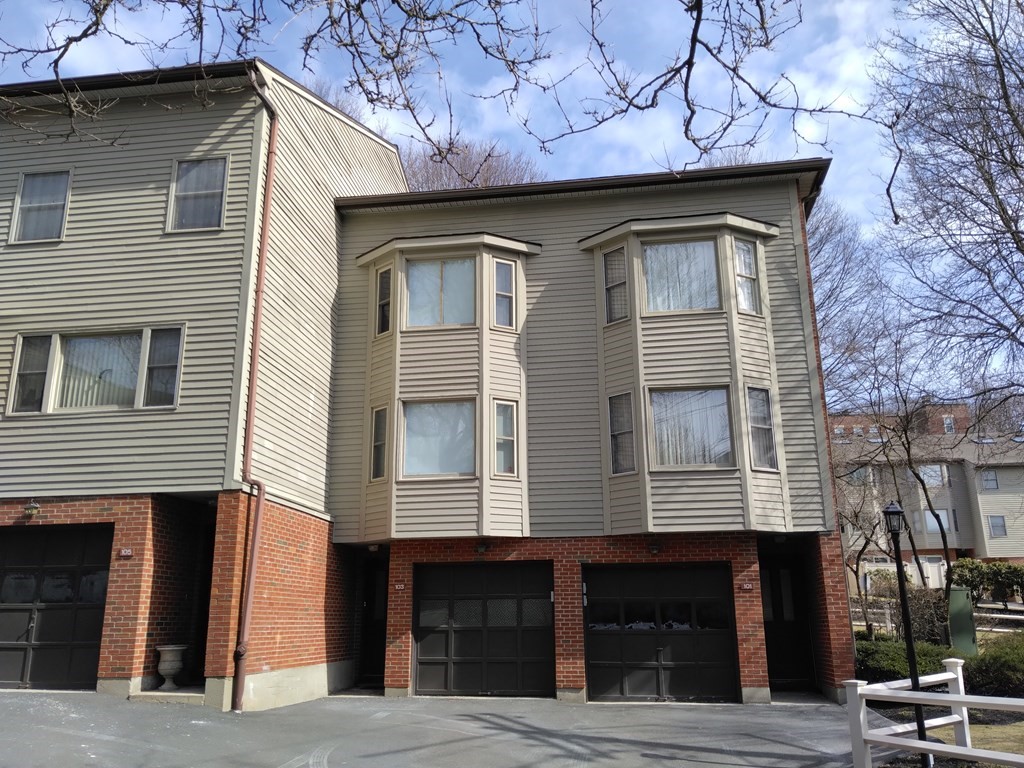 103 Beaconsfield Rd, Washington Square