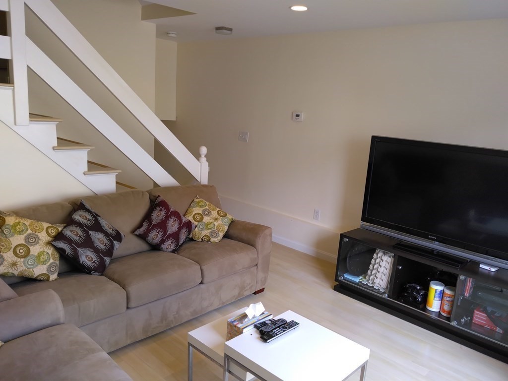 103 Beaconsfield Rd, Washington Square