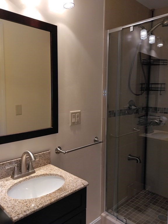 103 Beaconsfield Rd, Washington Square