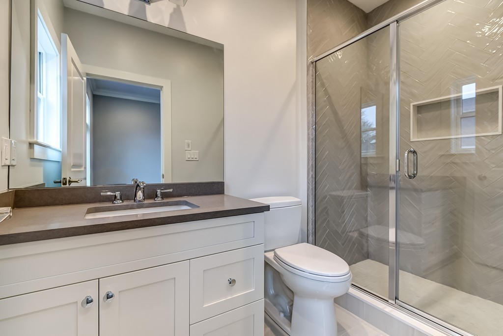 1521 Beacon St, Waban