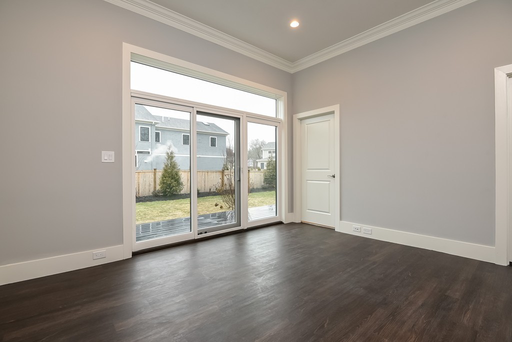 1521 Beacon St, Waban