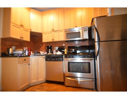 73 Thatcher St, Coolidge Corner