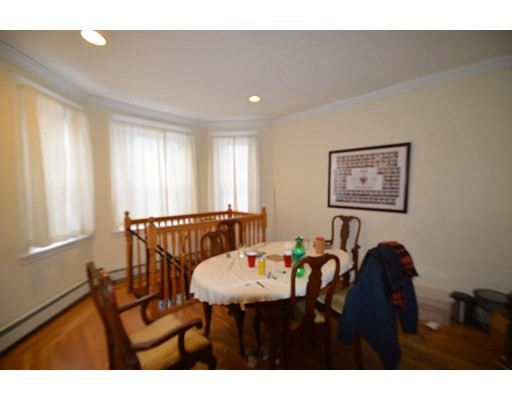 73 Thatcher St, Coolidge Corner