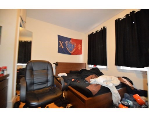 73 Thatcher St, Coolidge Corner