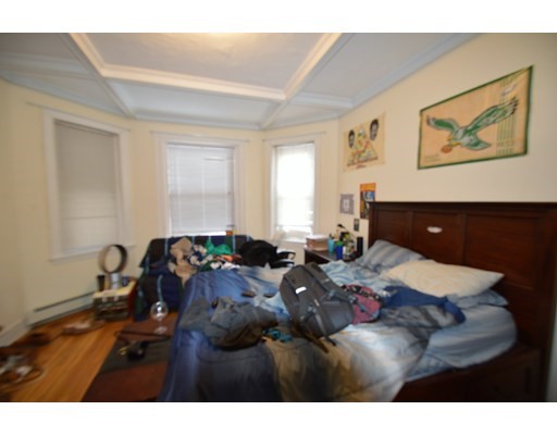 73 Thatcher St, Coolidge Corner