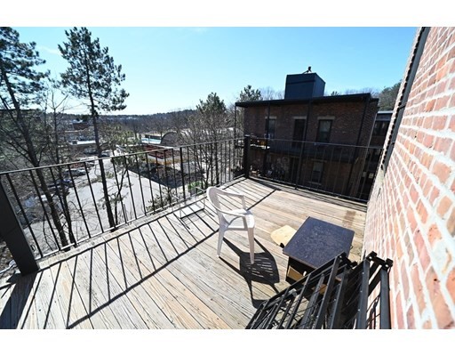 1872 Commonwealth Ave, Brighton