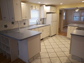 92 Pine Hill Rd, Dedham