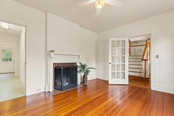 211 Centre St, Milton