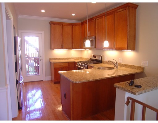 1422 Columbia Rd, South Boston