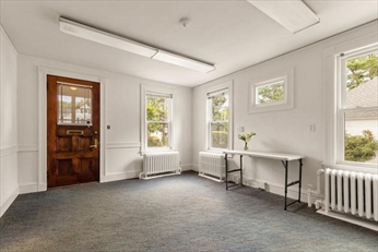 211 Centre St, Milton