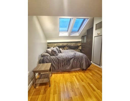 99 105 Broad St, Waterfront