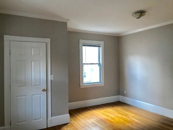 8 White Ave, Chestnut Hill