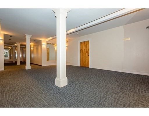 21 Linden St, Wollaston