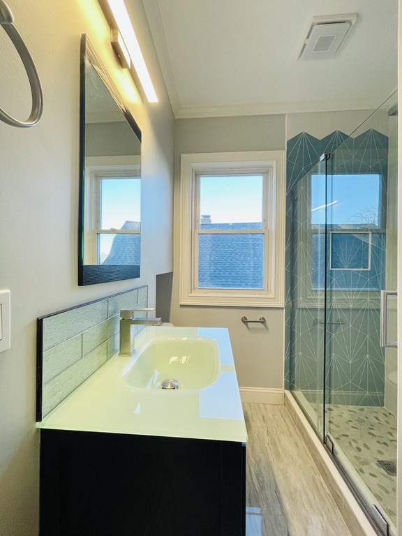 28 Wolcott Rd, Chestnut Hill