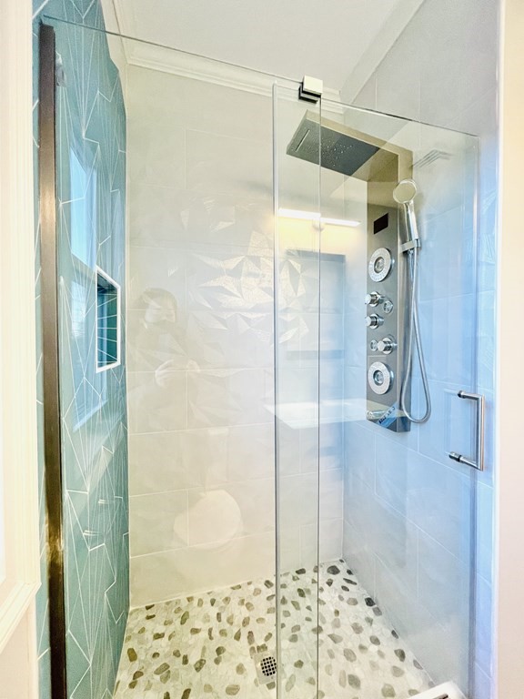 28 Wolcott Rd, Chestnut Hill