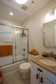 2 Hawthorne Blvd, Salem