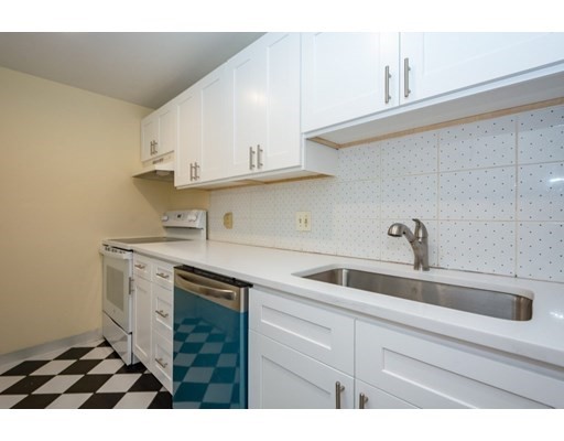 21 Linden St, Wollaston