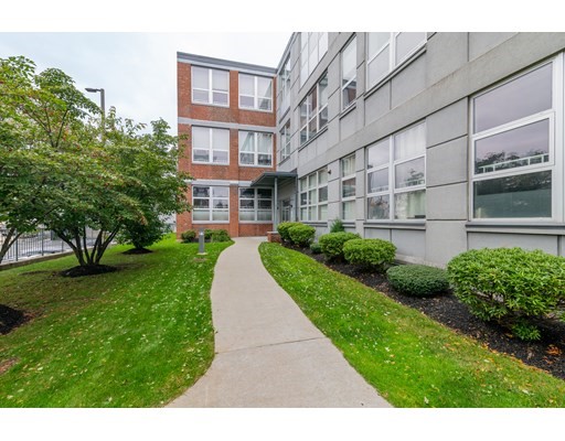 120 Holmes St, North Quincy