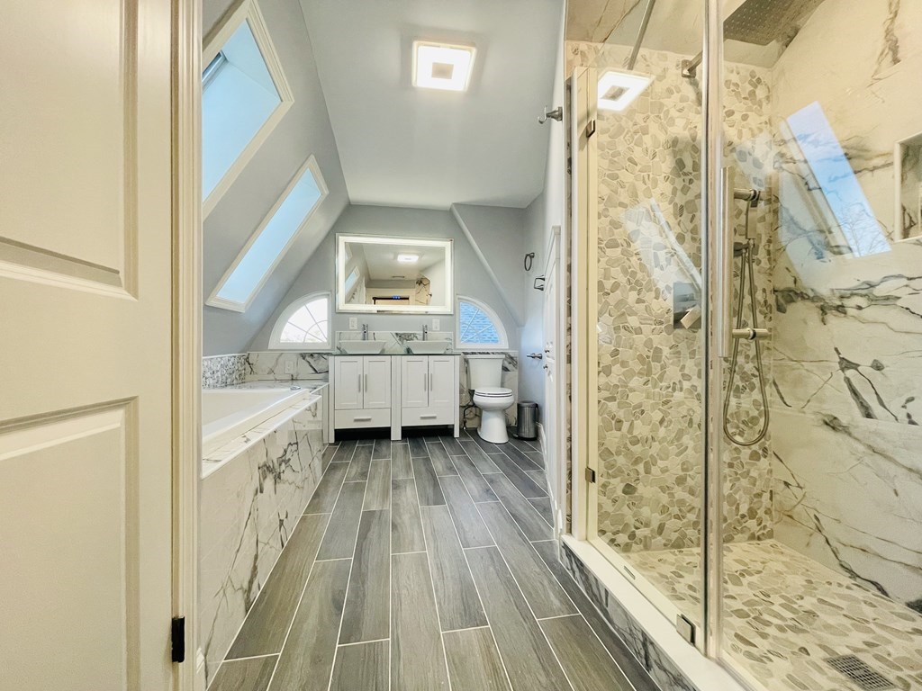 28 Wolcott Rd, Chestnut Hill