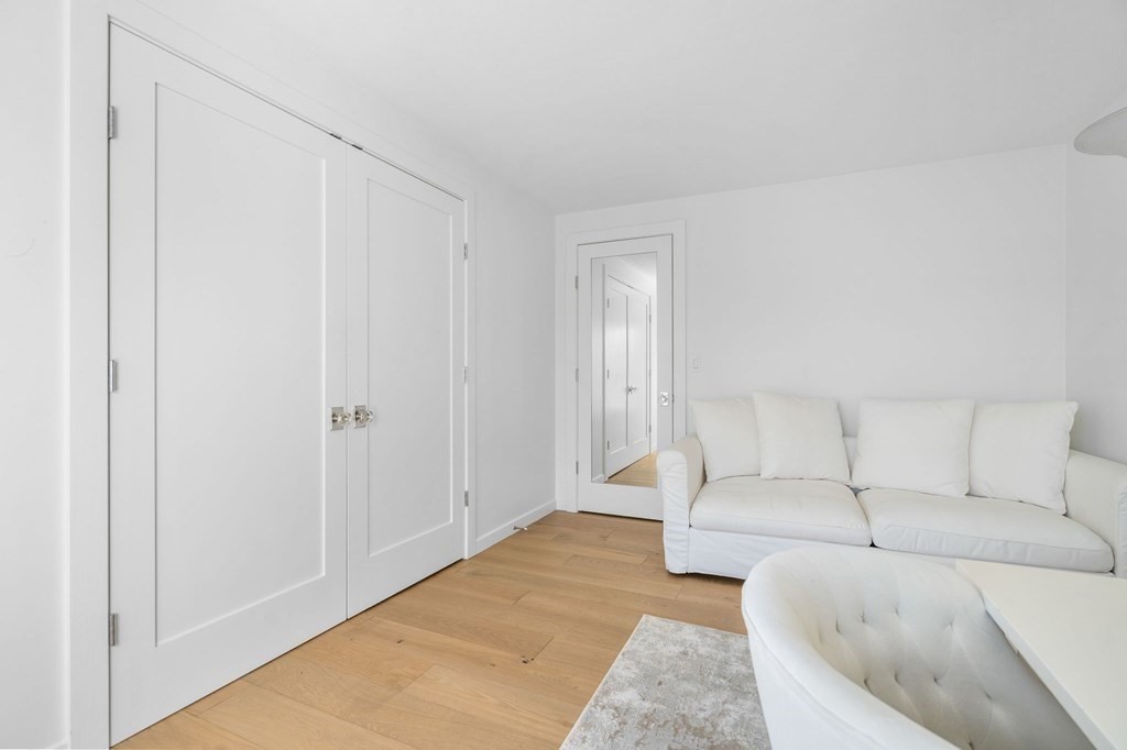 60 Babcock St, Coolidge Corner