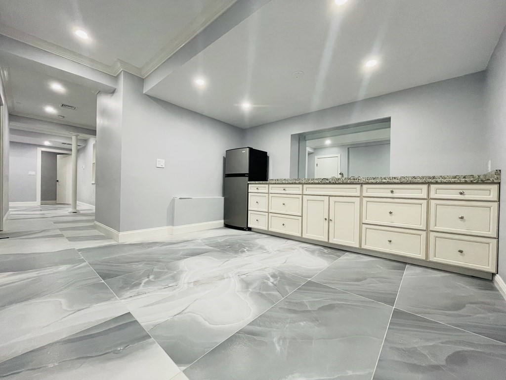 28 Wolcott Rd, Chestnut Hill