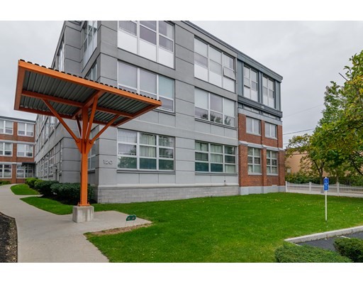 120 Holmes St, North Quincy