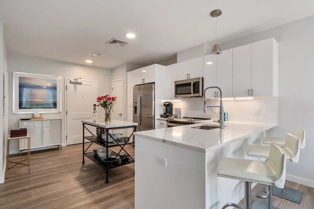 68 Los Angeles St, Nonantum