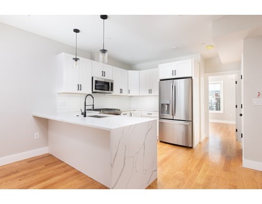 174 7th St, South Boston