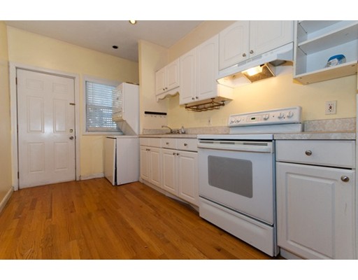 7 Winthrop St, Roxbury