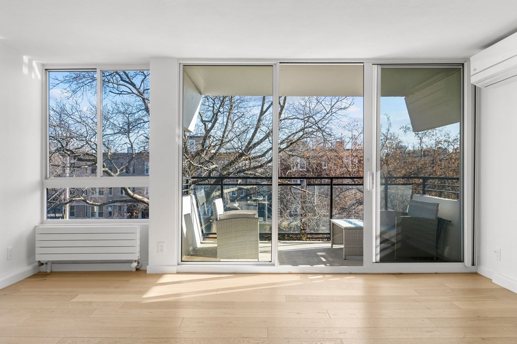 60 Babcock St, Coolidge Corner