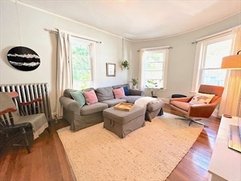 35 Oakland Rd, Brookline Village