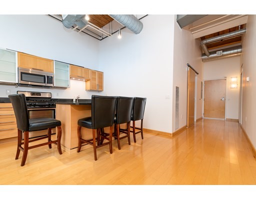 120 Holmes St, North Quincy