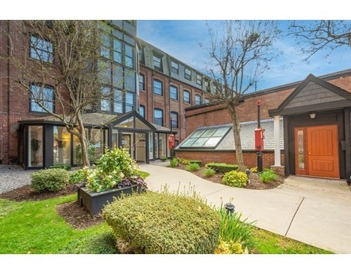 21 Linden St, Wollaston