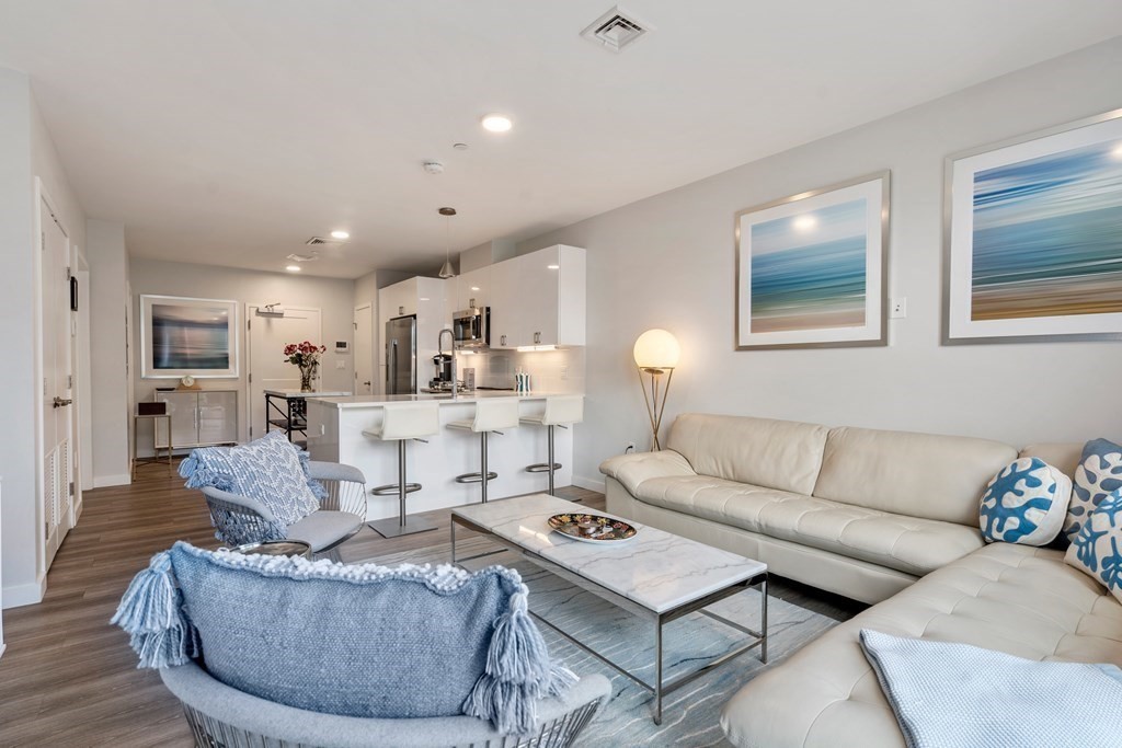 68 Los Angeles St, Nonantum