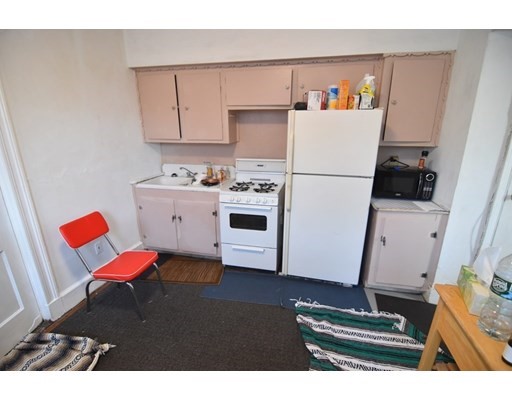 1872 Commonwealth Ave, Brighton