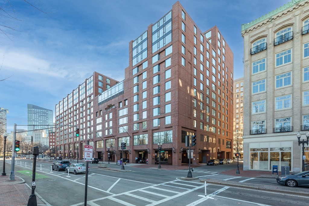 220 Boylston St, Back Bay