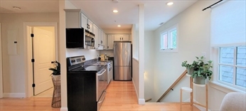 2 Hawthorne Blvd, Salem