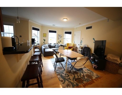 15 Orchard St, Porter Square